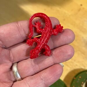 Handmade resin lizard